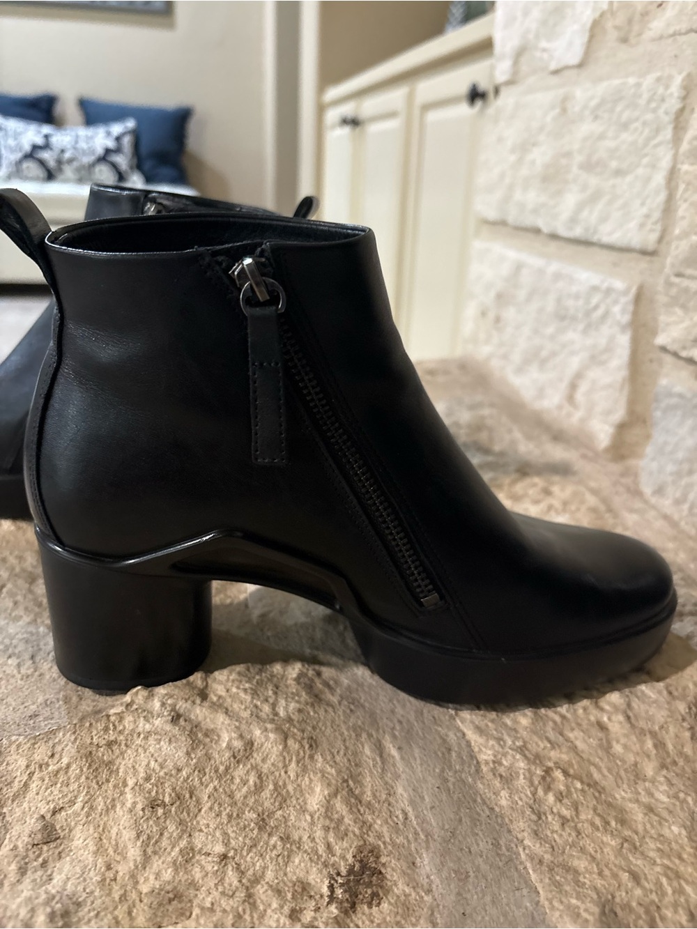 ECCO Shape Sculpted Motion Black Leather Ankle Boots Size EU 38/ US 7-7.5